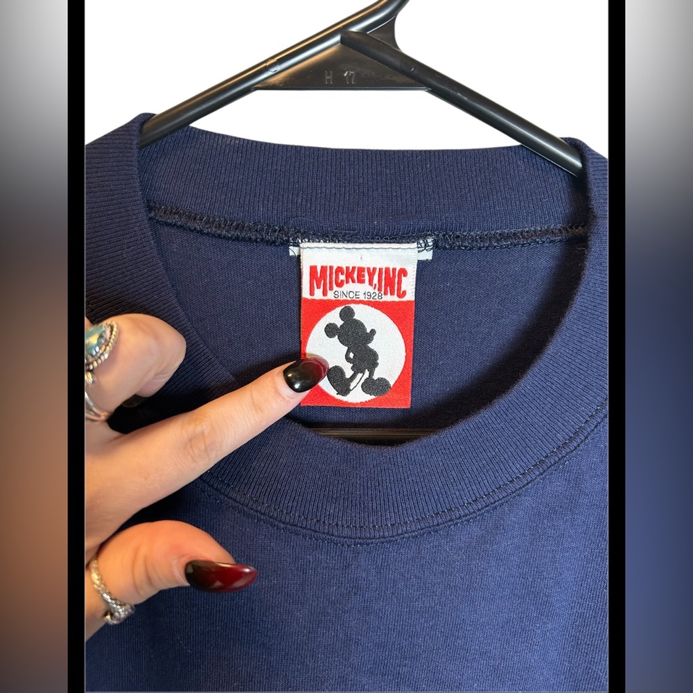 Vintage Mickey Mouse Patch Disney T-shirt 100% Cotton Made In USA Size L/XL - Picture 3 of 5